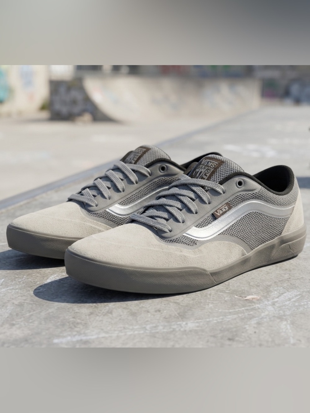 Vans Men’s Grey and Silver Low-Top Sneakers